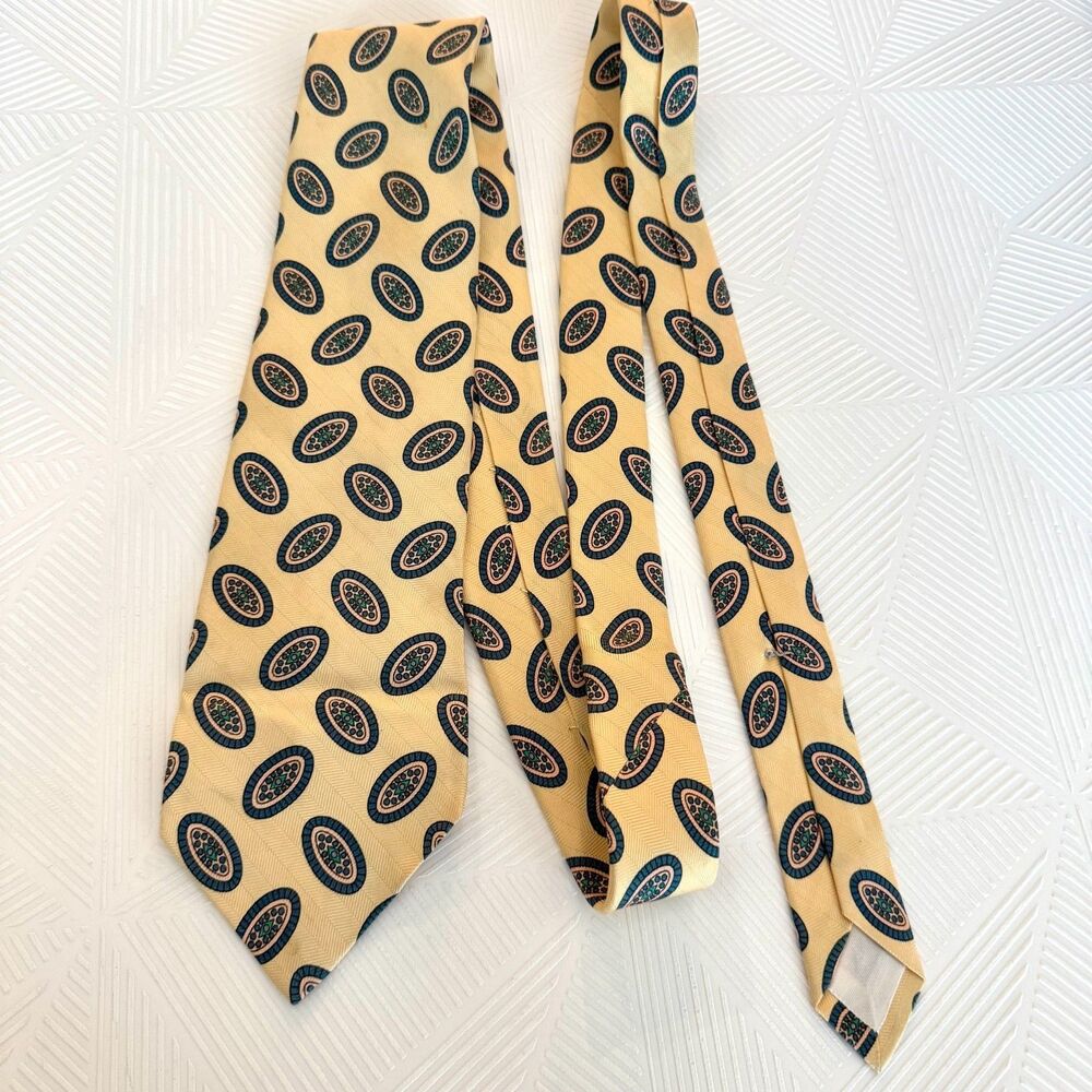 Vintage Abercrombie & Fitch Men’s Patterned Tie 100% Silk Hand Made In USA